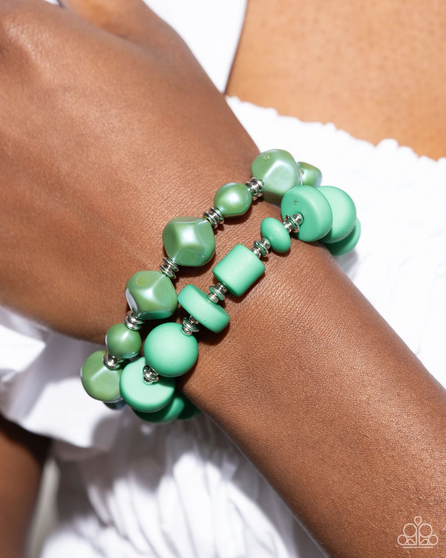 Complete Look: Shape Shifting Sense and Shape Shifting Season - Green