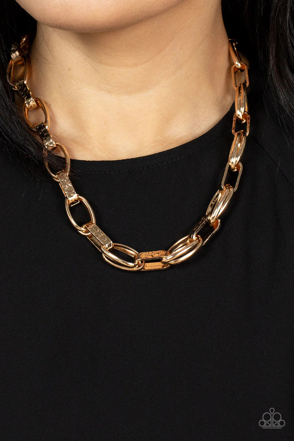Paparazzi Accessories Motley Motion - Gold Wide hammered gold links alternate with double sets of shiny gold links as they connect across the collar for an edgy industrial effect. Features an adjustable clasp closure. Sold as one individual necklace. Incl