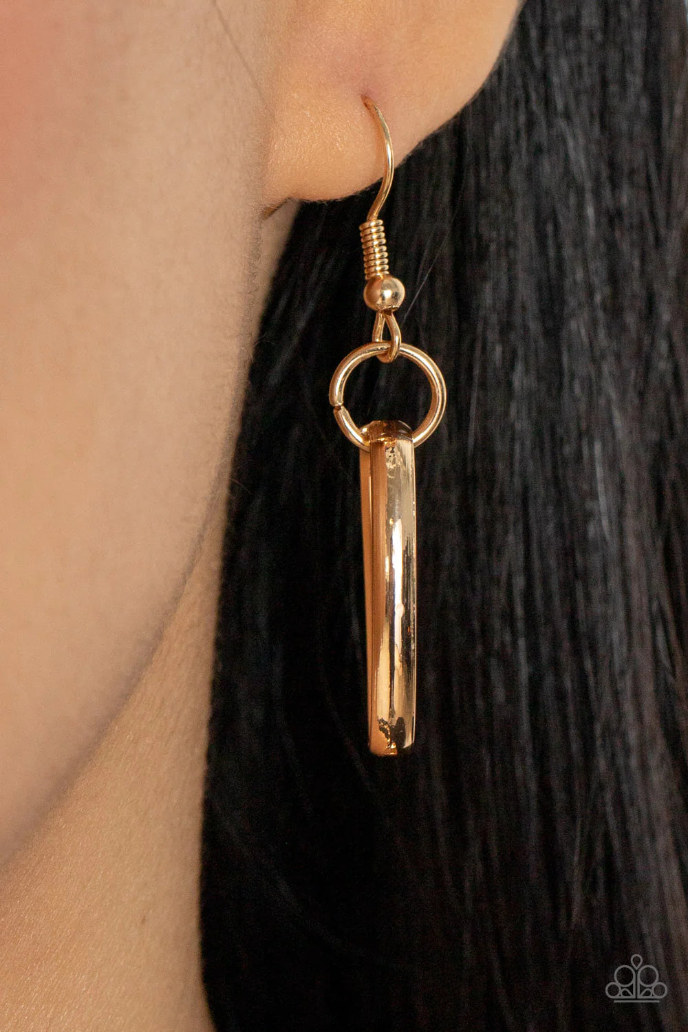 Paparazzi Accessories Motley Motion - Gold Wide hammered gold links alternate with double sets of shiny gold links as they connect across the collar for an edgy industrial effect. Features an adjustable clasp closure. Sold as one individual necklace. Incl