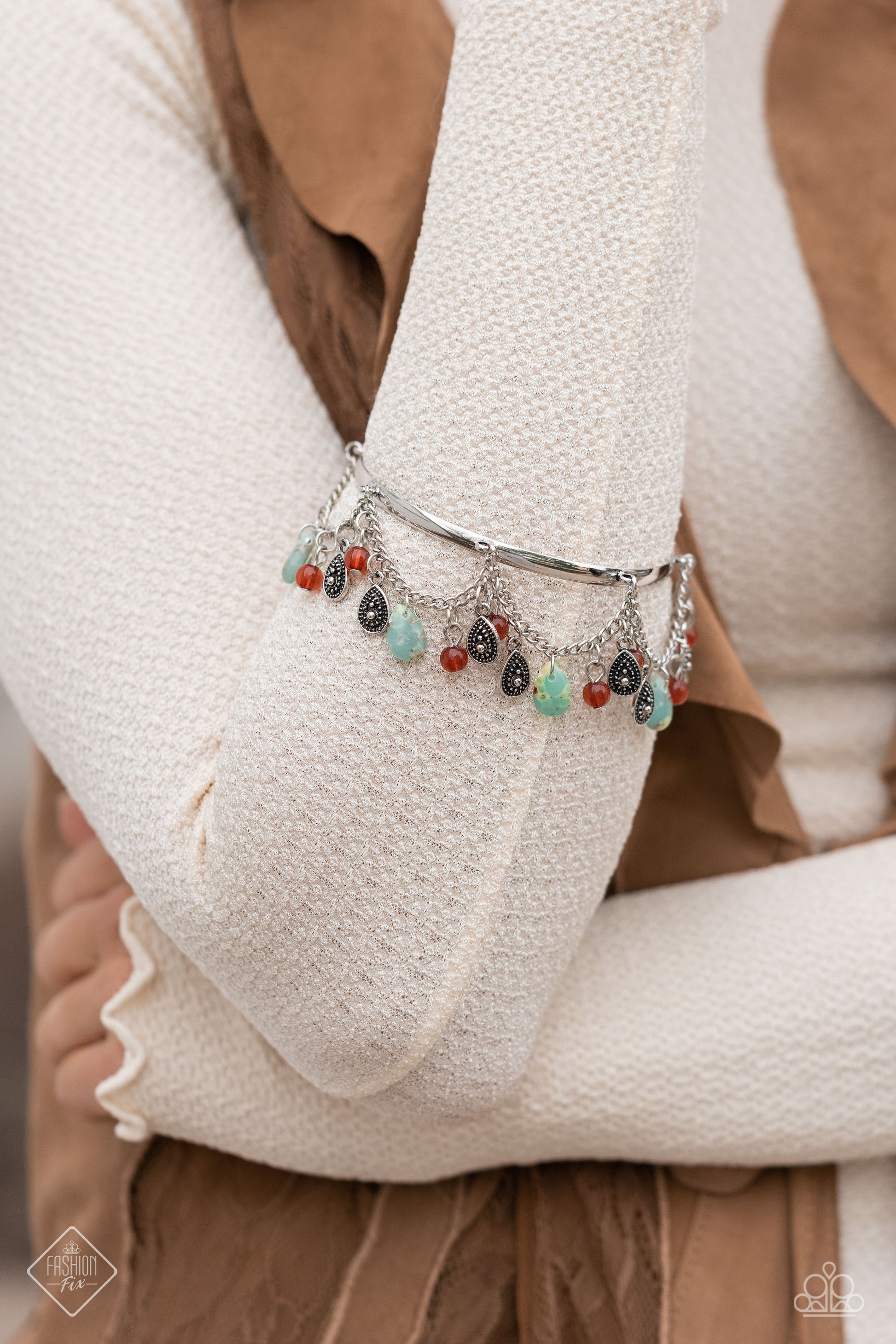 Paparazzi Accessories Simply Santa Fe: FF July 2023 Authentic designs and handcrafted pieces are staples of the Simply Santa Fe Collection. Featuring patterns and elements inspired by nature, these earthy designs tend to have a little more detail. Those f