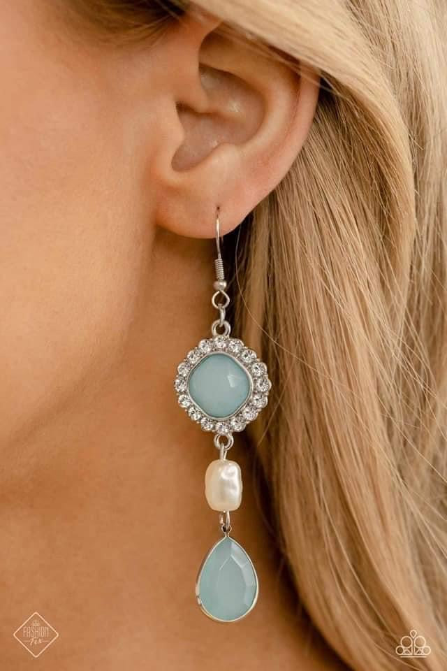Paparazzi Accessories Glimpses of Malibu: FF April 2023 Featuring playful styles accented with fun pops of color, the Glimpses of Malibu Collection is an endearing assortment of cheerful and whimsical laid-back fashion. From the bubbly outgoing socialite