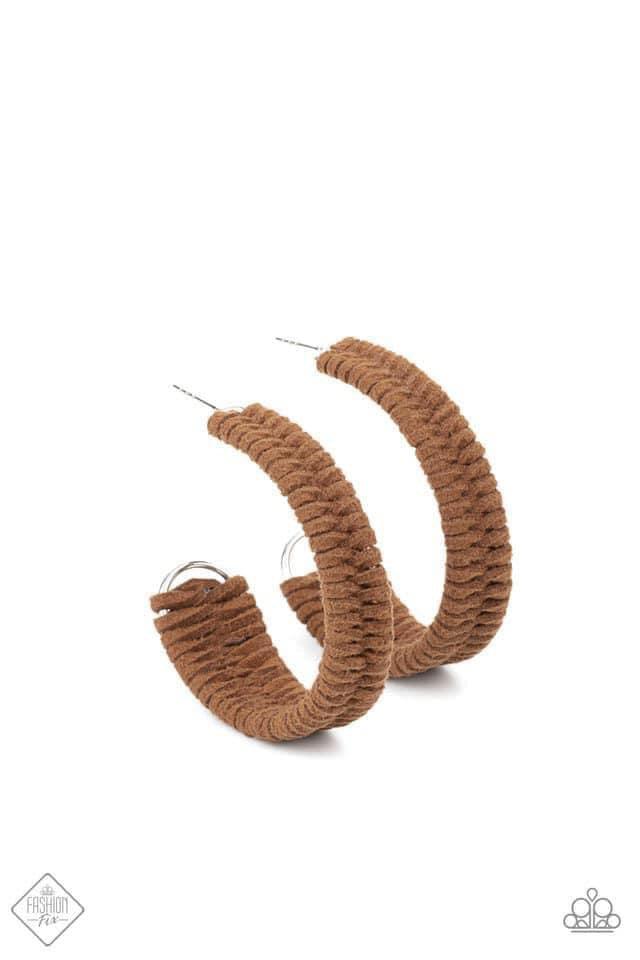 Paparazzi Accessories Sunset Sitings: November 2021 FF Trendsetters are sure to gravitate towards the accessories found in the Sunset Sightings collection. Featuring more drastic designs, bold colors, and funky combinations found outside the box, the piec
