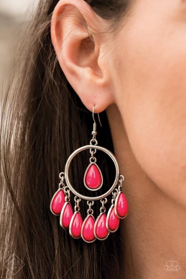 Paparazzi Accessories Glimpses of Malibu: FF February 2020 The Glimpses of Malibu collection was created with inspiration from the styles of Malibu, CA. Styles in this Trend Blend will feature fun, livable fashion with an upscale flavor. The color are usu